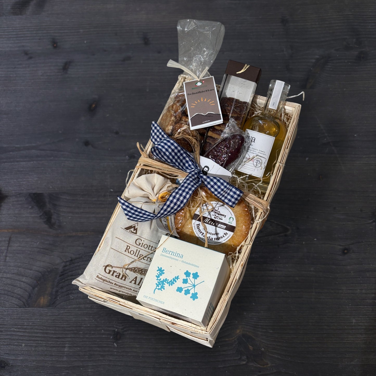 Bündnerland Geschenkkorb mittel