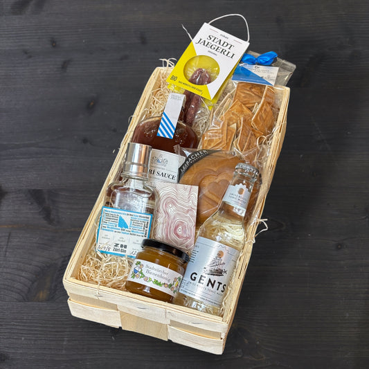 Allerlei aus Zürich Geschenkkorb mittel